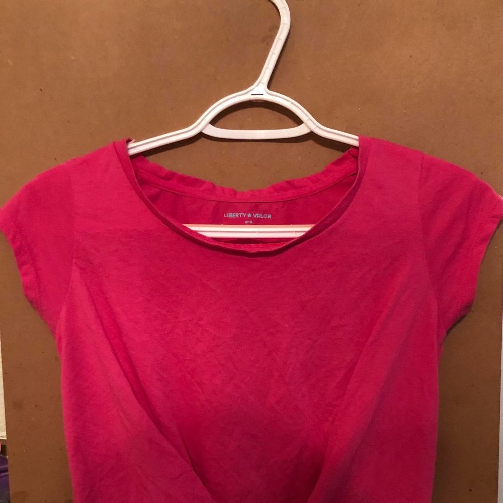 Liberty Valor size 8/10 short sleeve pink t-shirt with tie at the bottom